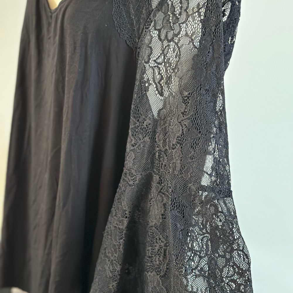 Torrid Lace top - Picture 3 of 5